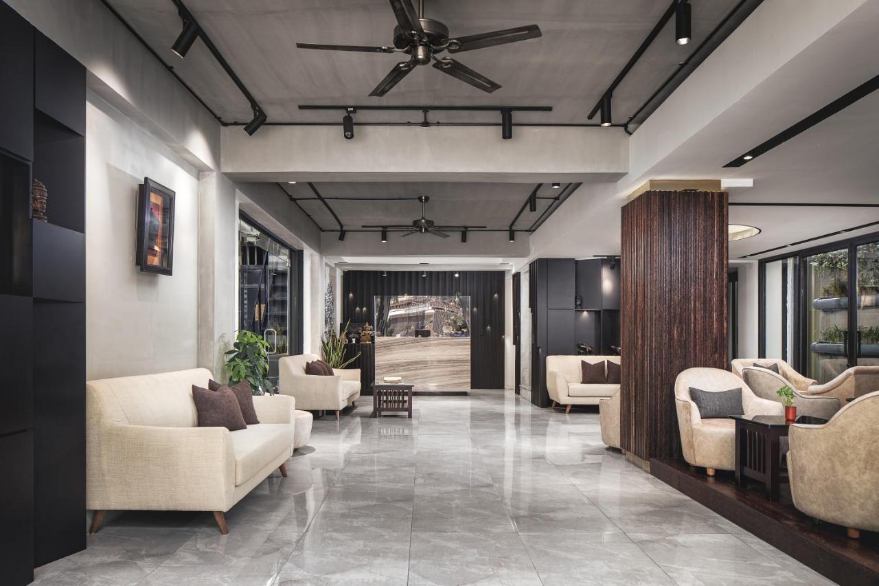 King Grand Boutique Hotel Пном Пен Екстериор снимка