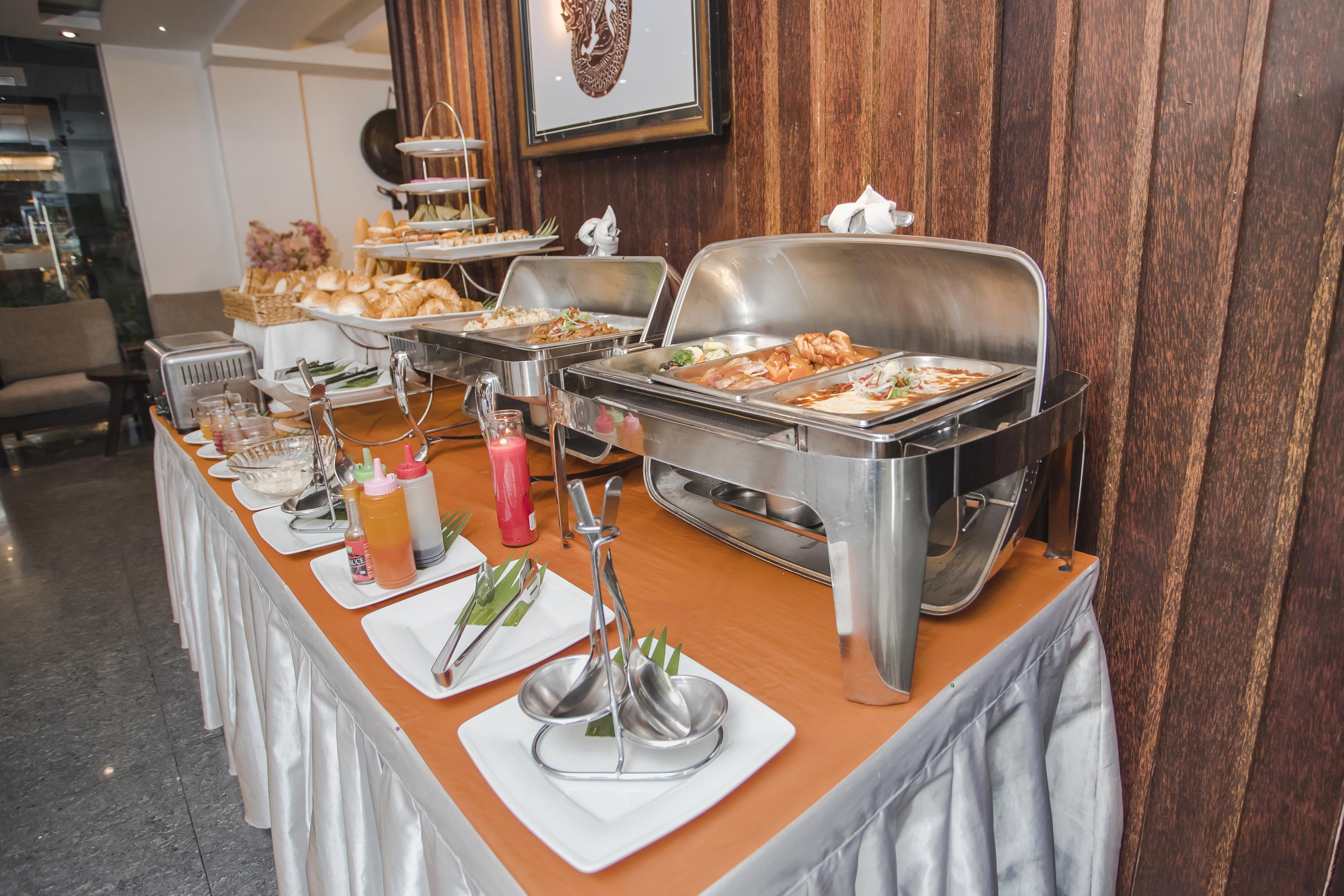 King Grand Boutique Hotel Пном Пен Екстериор снимка