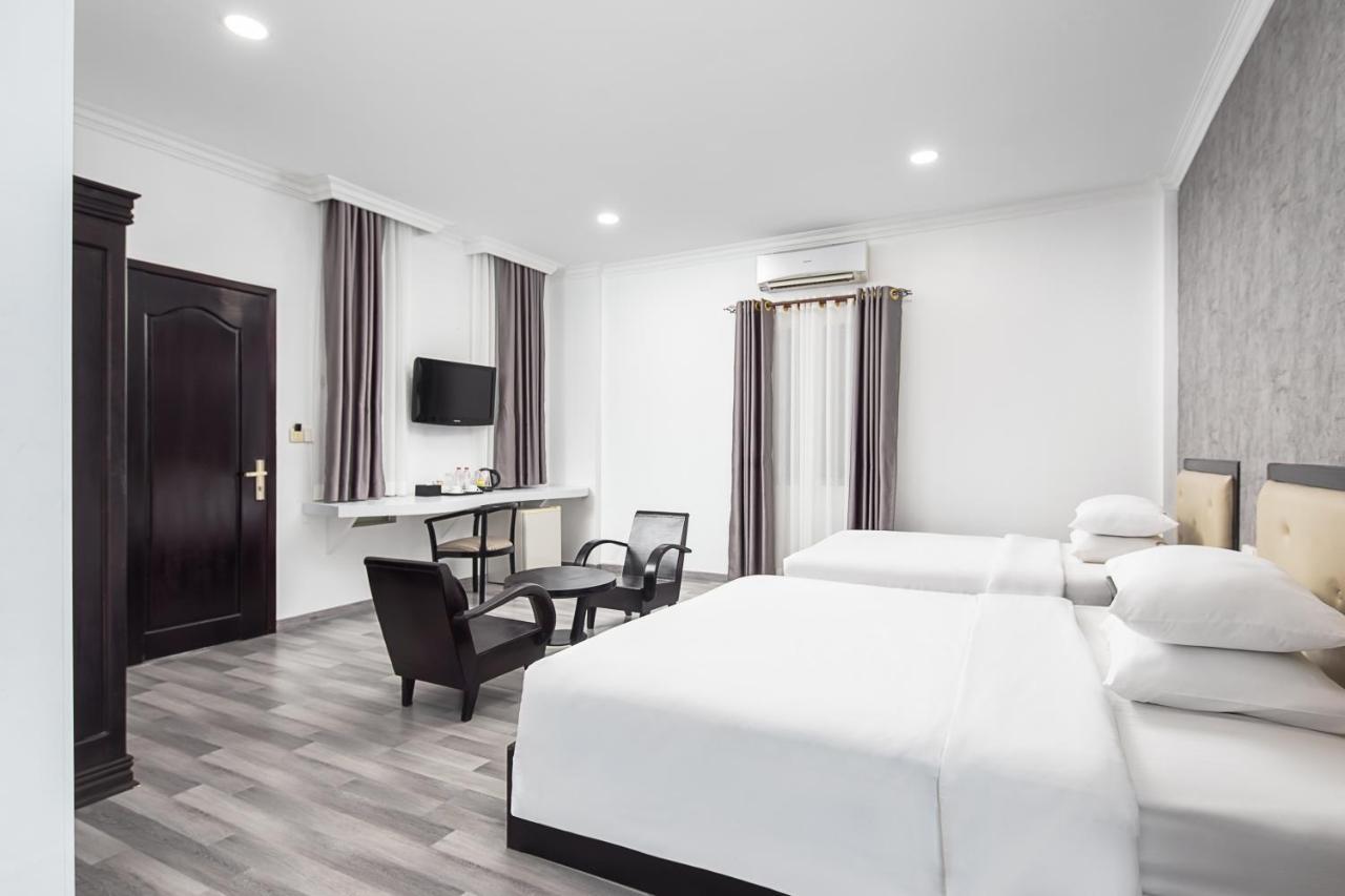 King Grand Boutique Hotel Пном Пен Екстериор снимка