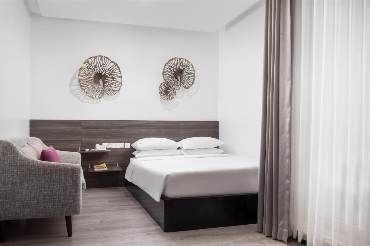 King Grand Boutique Hotel Пном Пен Екстериор снимка