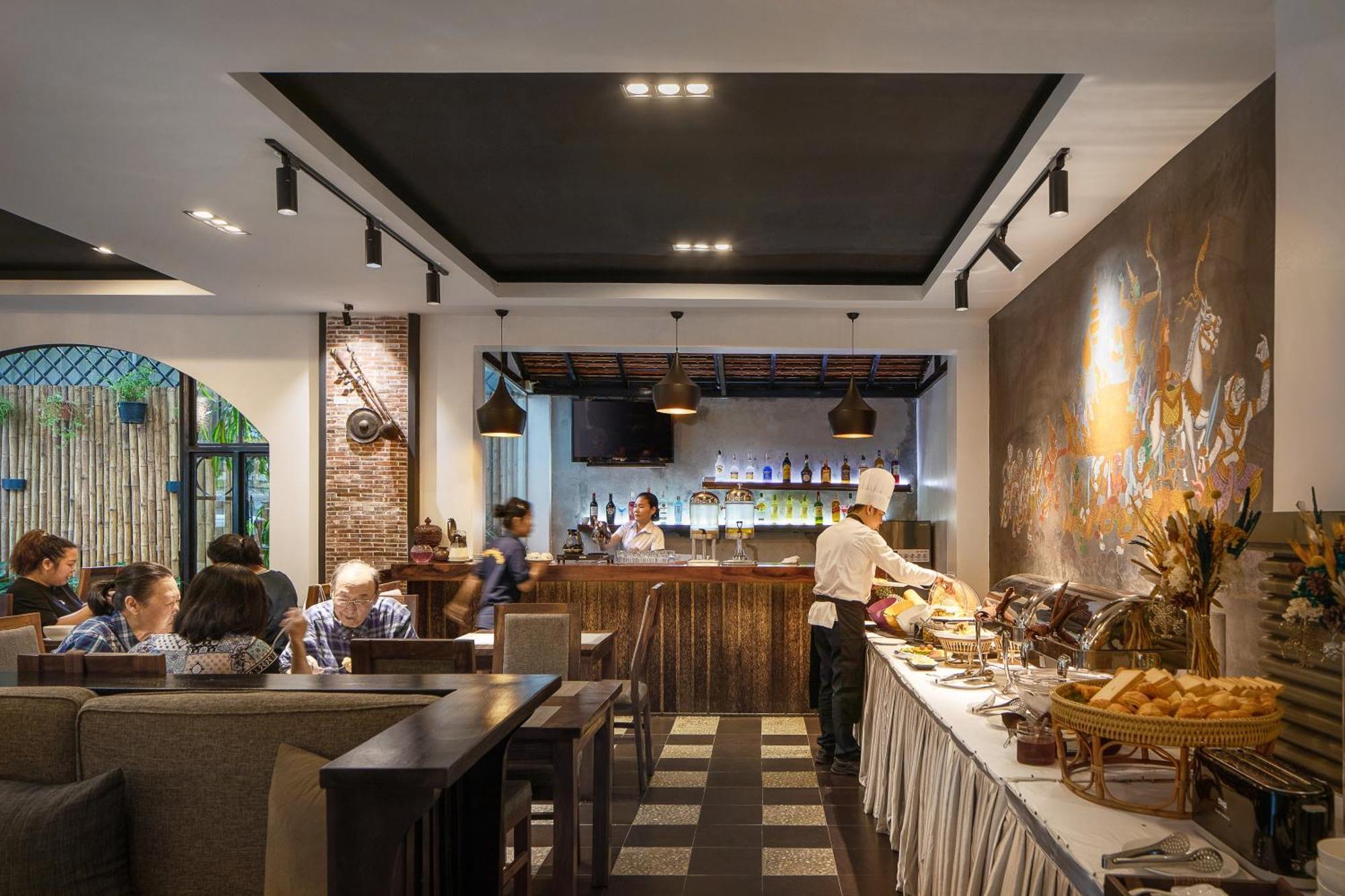 King Grand Boutique Hotel Пном Пен Екстериор снимка